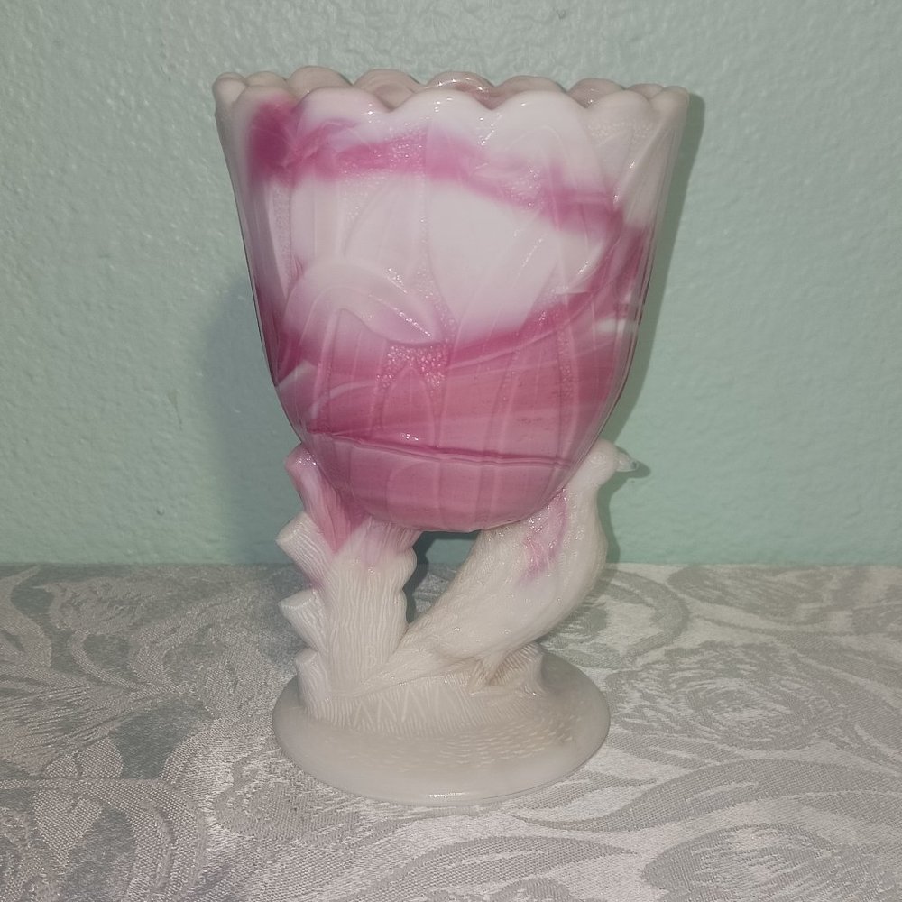Vintage L.E. Smith Pink Slag Glass Pheasant Vase - Picture 3 of 8